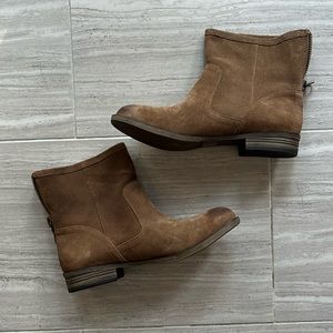 Women’s brown leather boots short